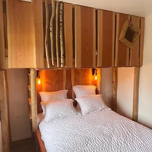 Le Domaine Des Cygnes Lodge