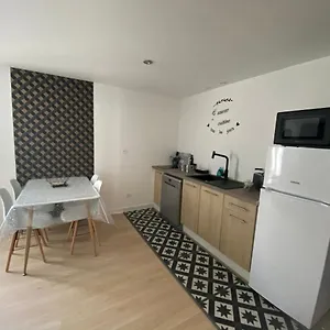 Bel 1er Etage T2 4 Pers Avec Cour Les Cocons De Madenn Appartement